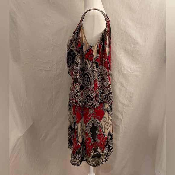 Venus Cold Shoulder 3/4 Bell Sleeves  Paisley Dress Size Small - Picture 4 of 9